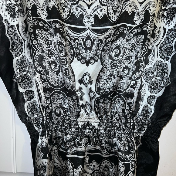 Speechless Satin bandana style peplum top - Picture 3 of 7